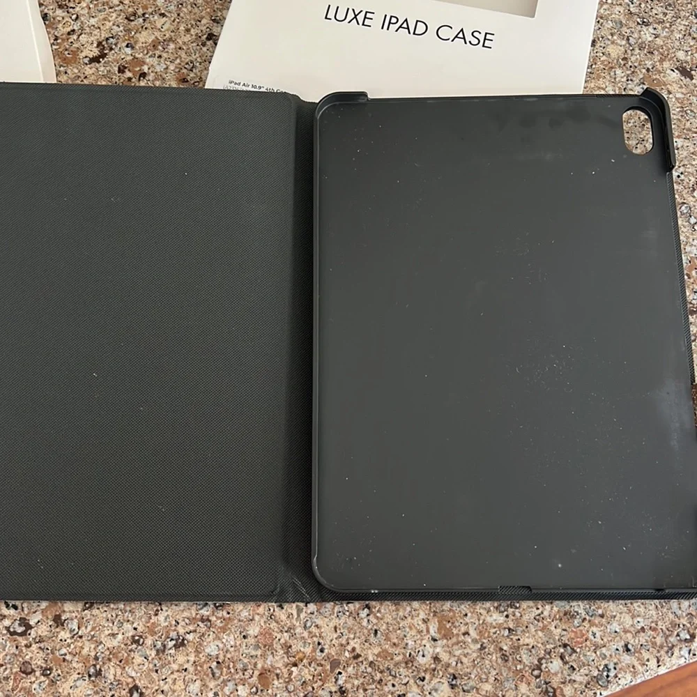Chic Geeks iPad Air 10.9” 4th Gen gold sparkly case